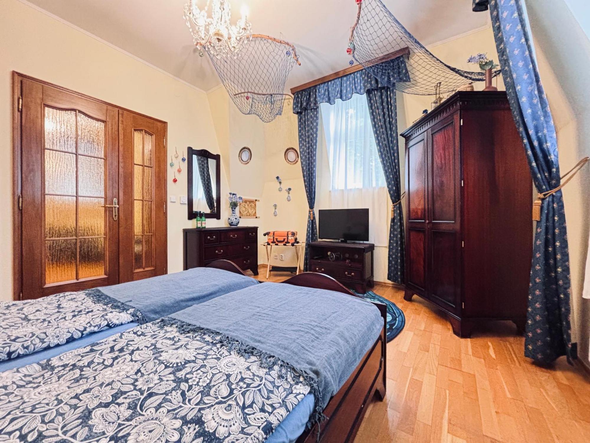 Pirate Family, Theme Room, Free Parking Карлови Вари Екстериор снимка