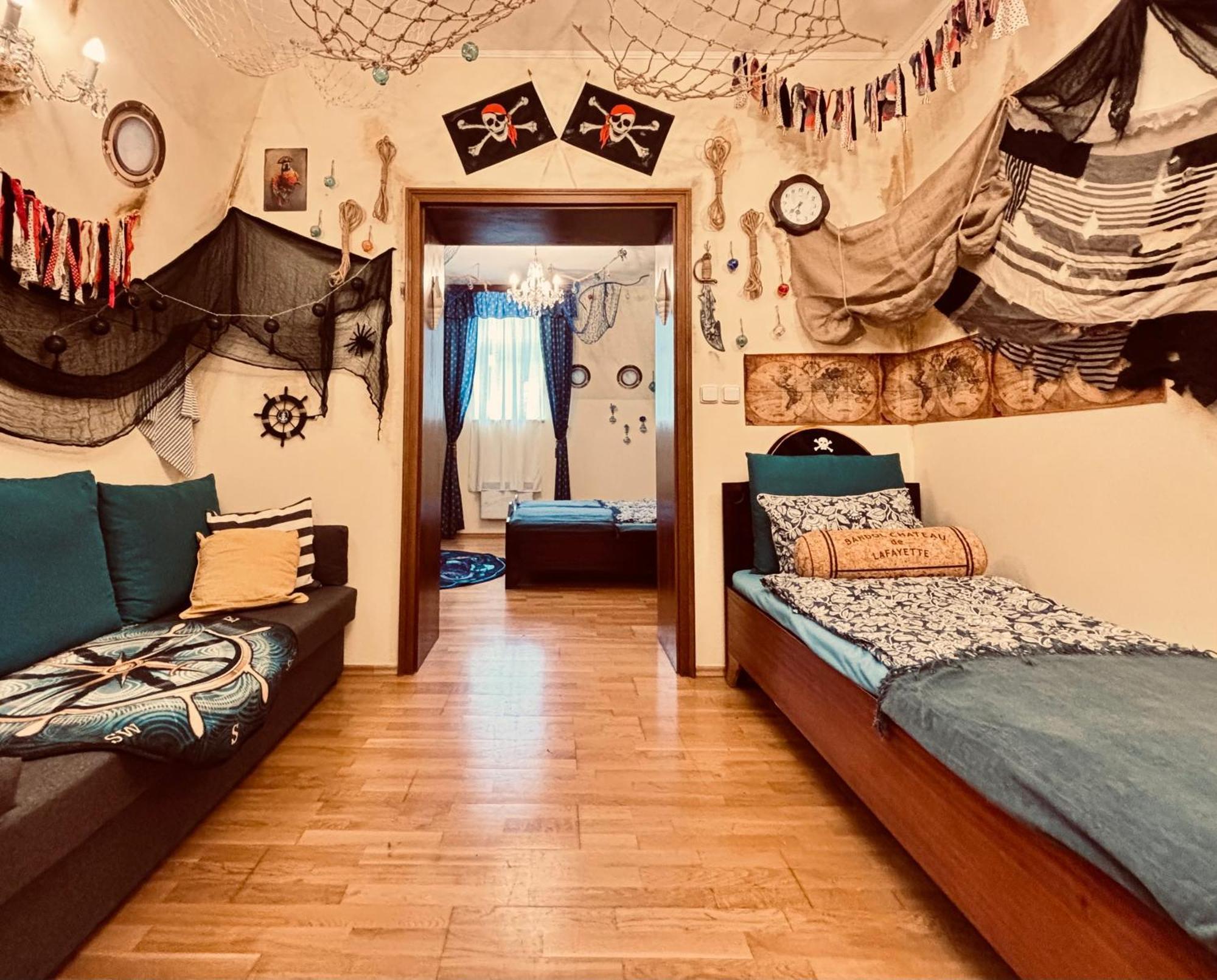 Pirate Family, Theme Room, Free Parking Карлови Вари Екстериор снимка